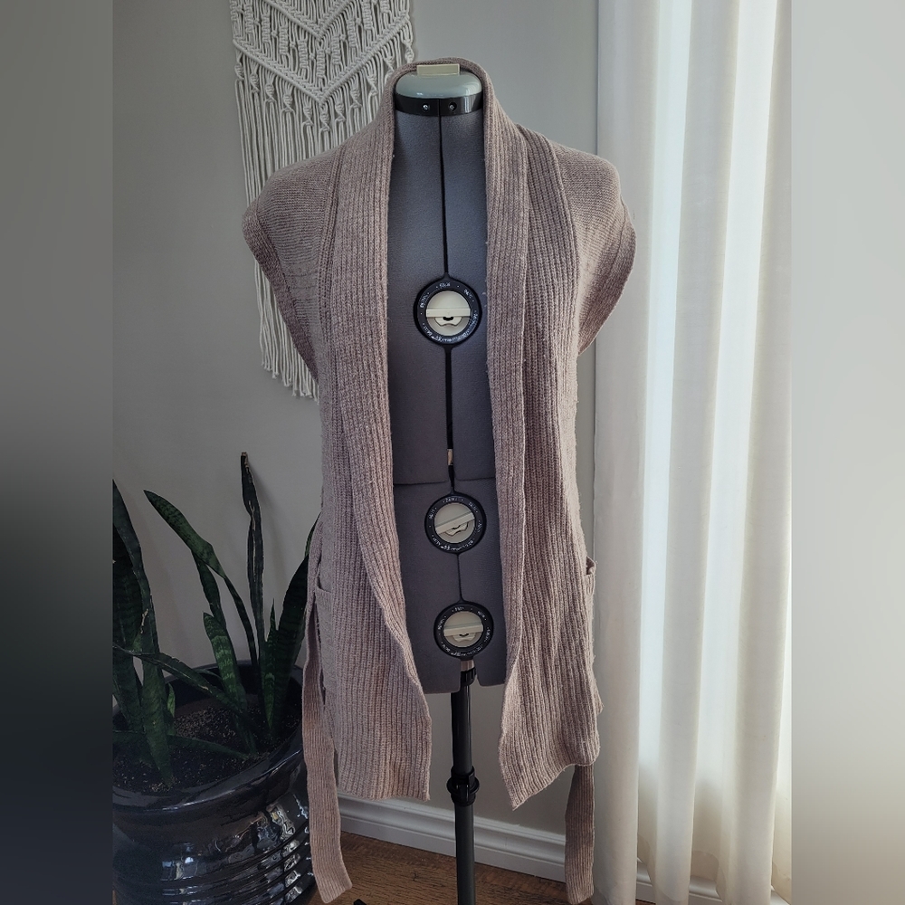 GAP knit self tie vest size S